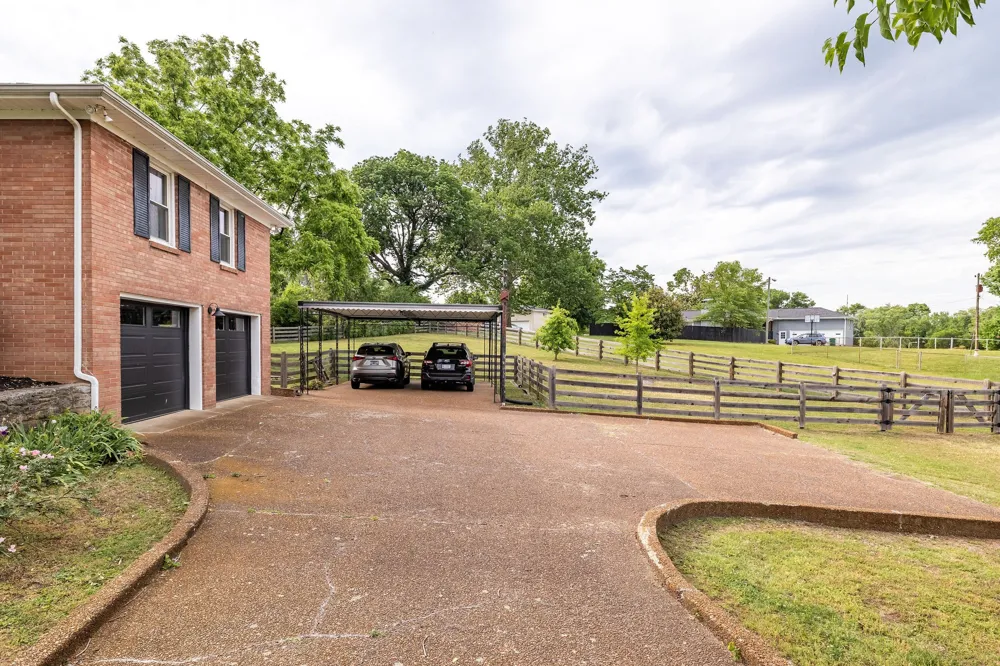 400 Freda Villa Madison, TN 37115