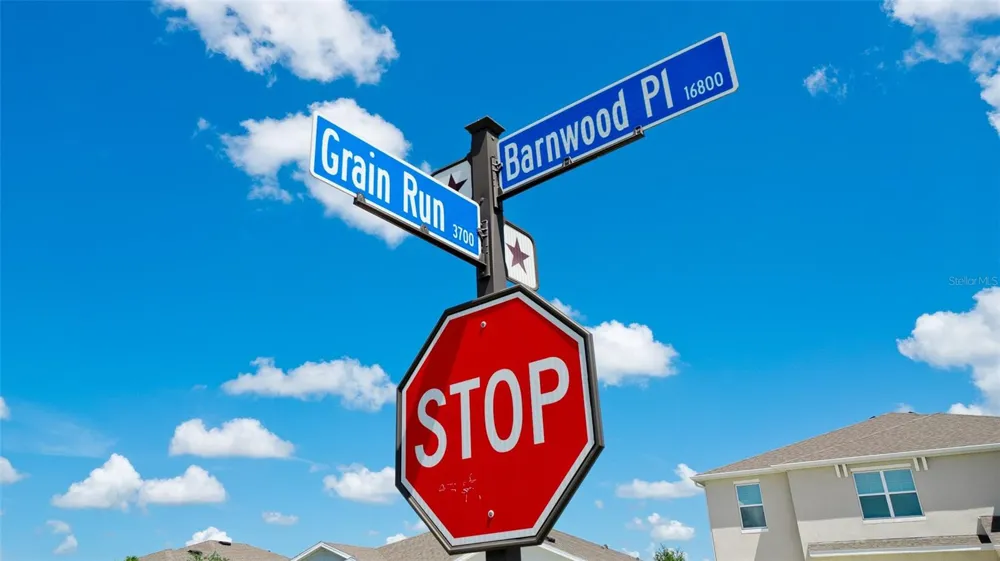 3707 GRAIN RUN Bradenton, FL 34211