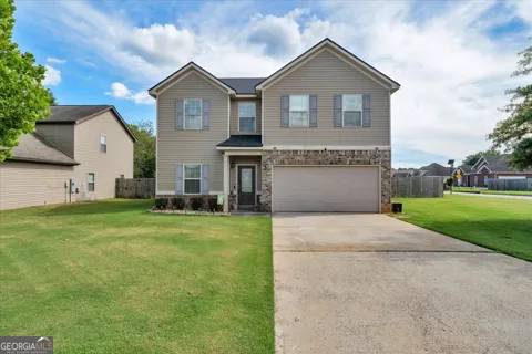 200 Amelia DR