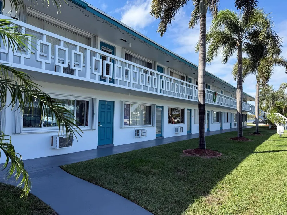 2204 Lake Osborne Drive #5 