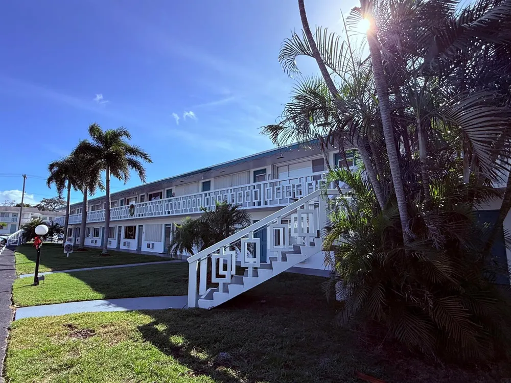 2204 Lake Osborne Drive #5 