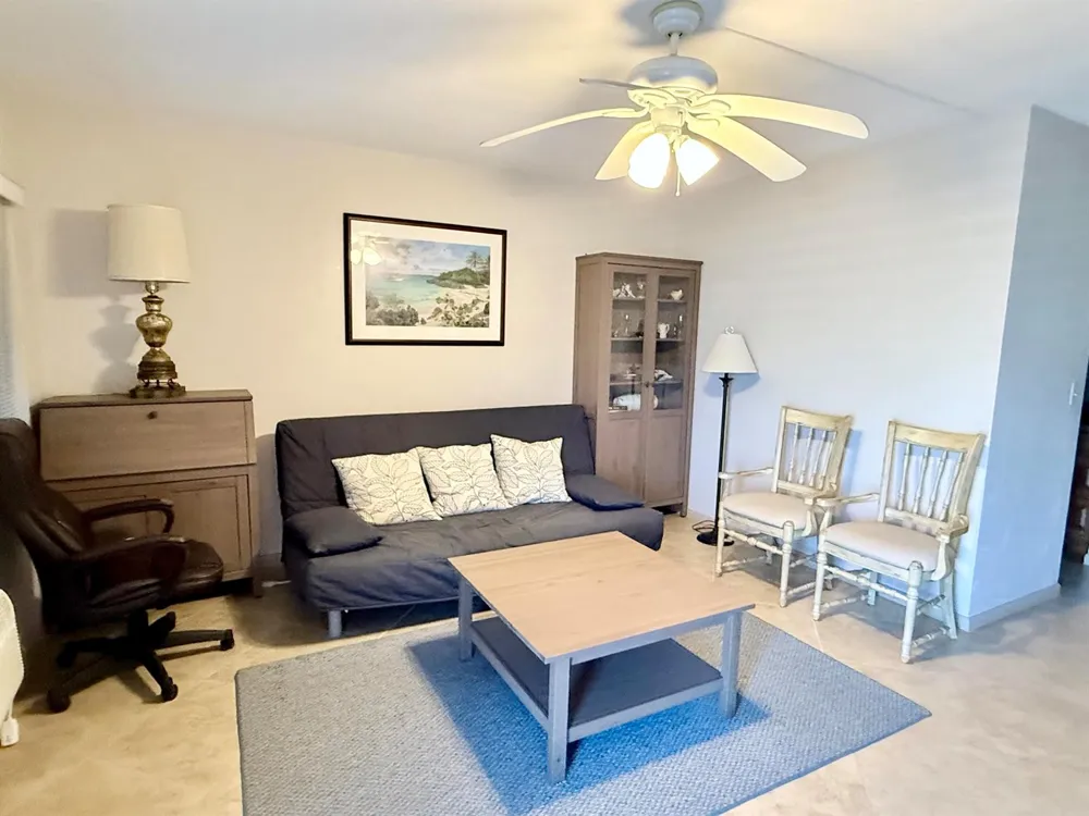 2204 Lake Osborne Drive #5 