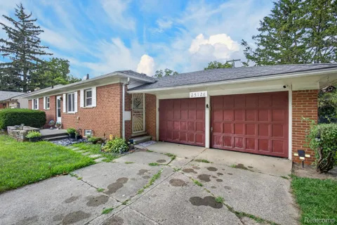 25126 W Chicago