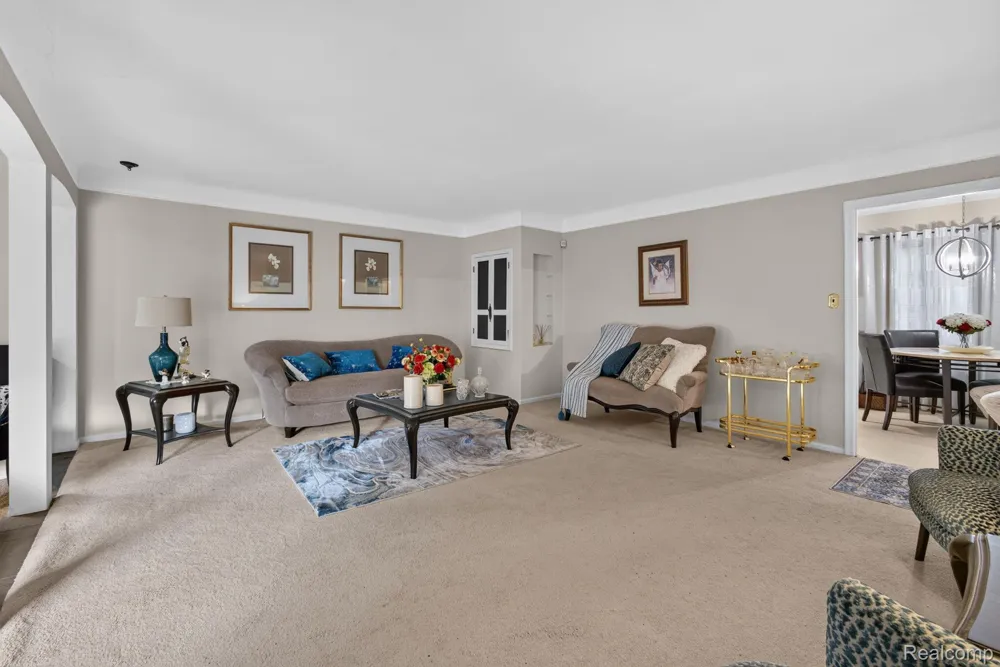 25126 W Chicago Redford Charter Township, MI 48239