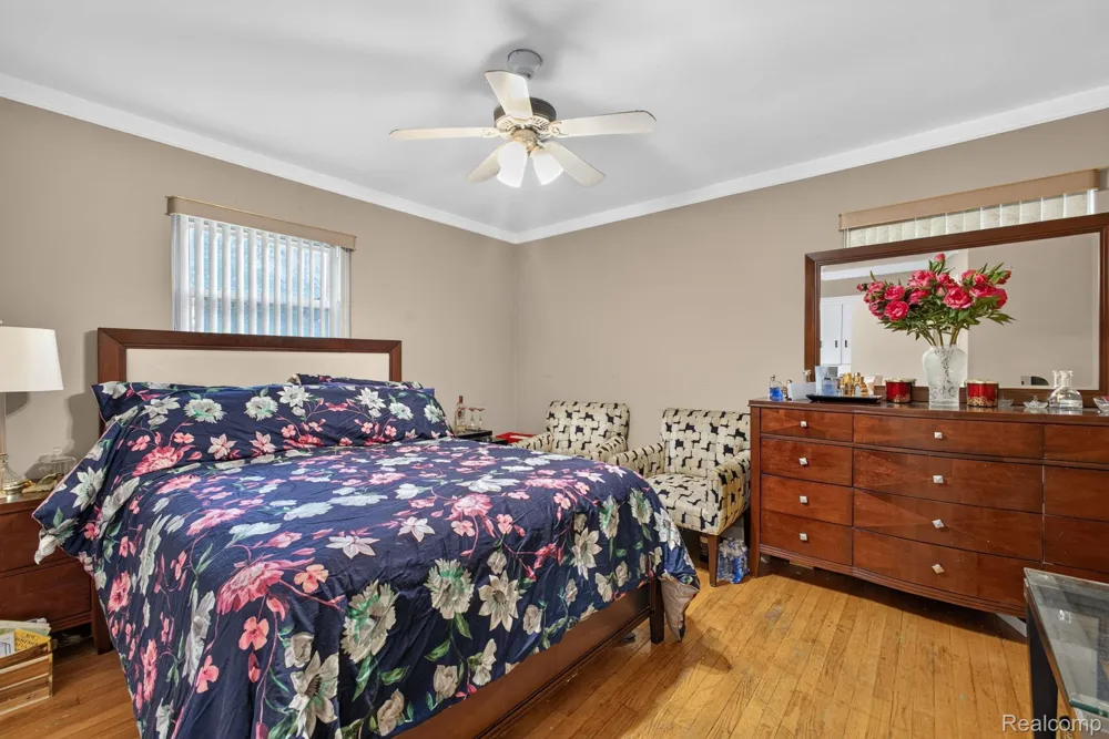 25126 W Chicago Redford Charter Township, MI 48239
