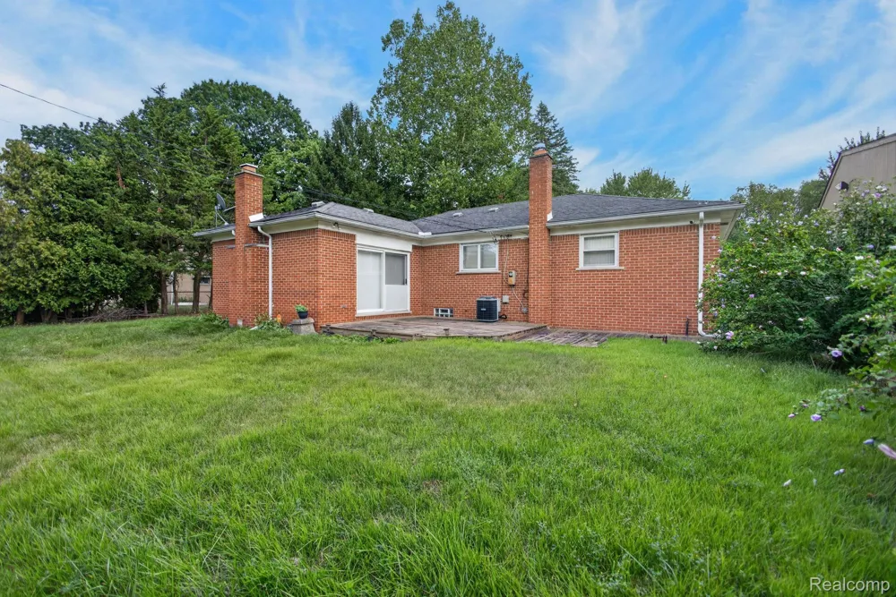 25126 W Chicago Redford Charter Township, MI 48239