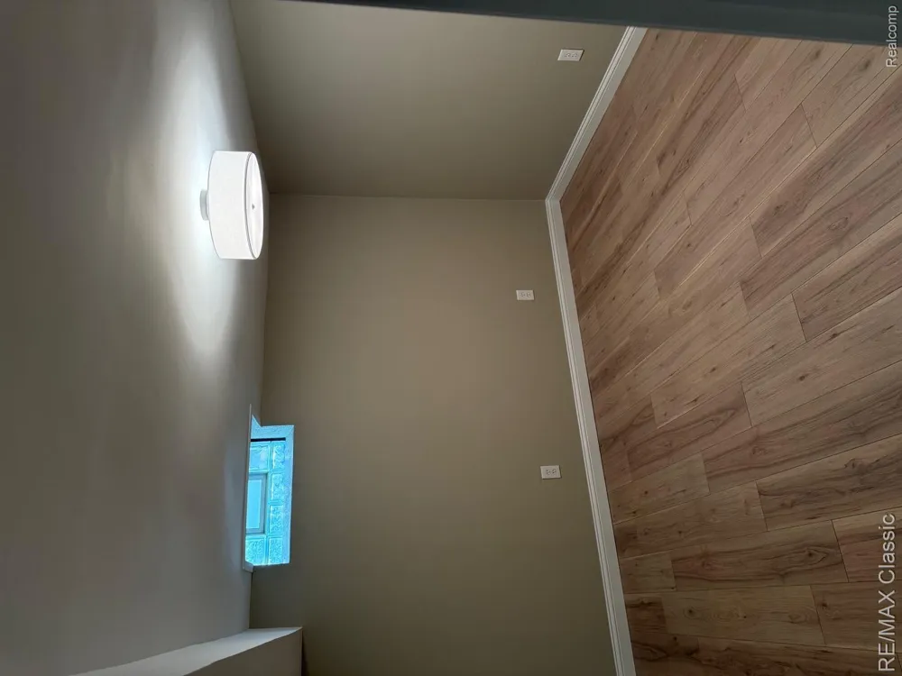 5050 Winewood Lane Commerce Charter Township, MI 48382