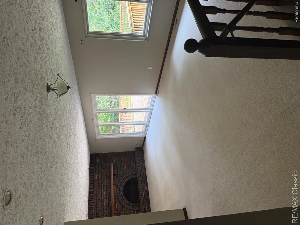 5050 Winewood Lane Commerce Charter Township, MI 48382