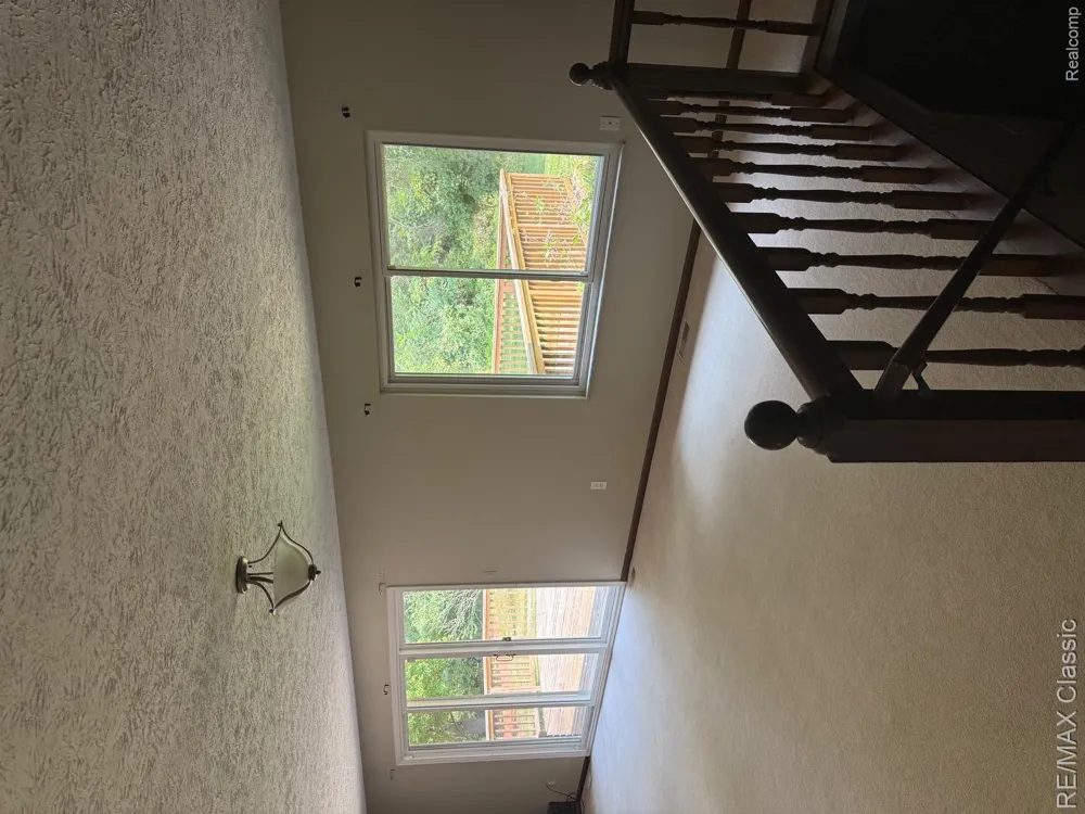 5050 Winewood Lane Commerce Charter Township, MI 48382