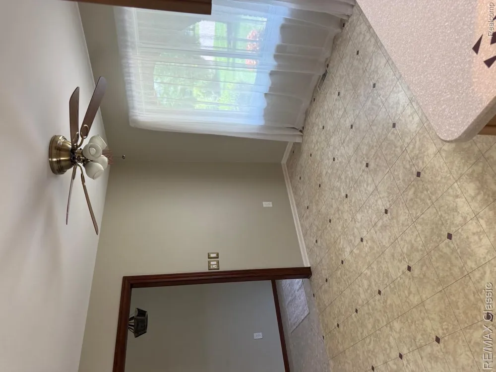 5050 Winewood Lane Commerce Charter Township, MI 48382