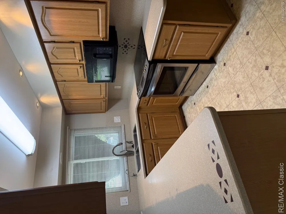 5050 Winewood Lane Commerce Charter Township, MI 48382