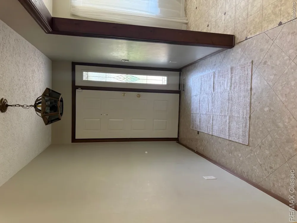 5050 Winewood Lane Commerce Charter Township, MI 48382