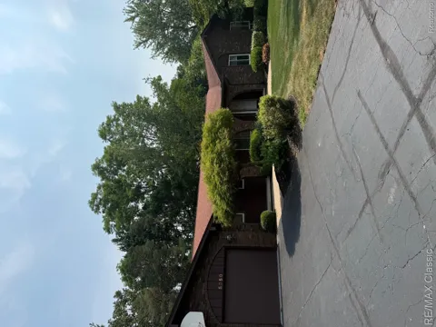 5050 Winewood Lane