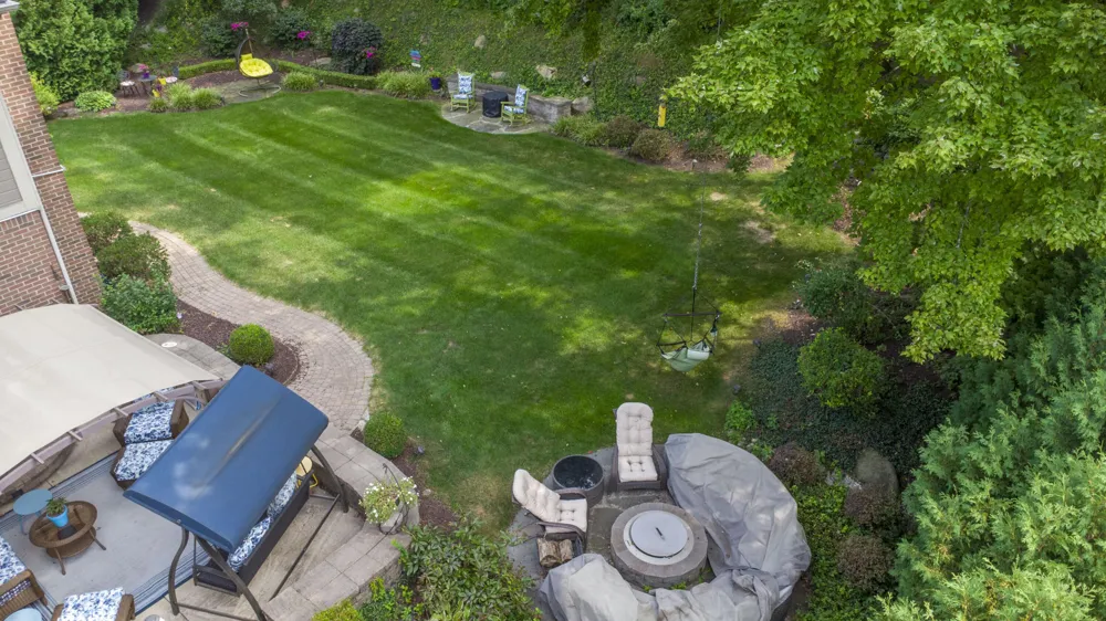 2280 Ivy Hill Drive Commerce Charter Township, MI 48382