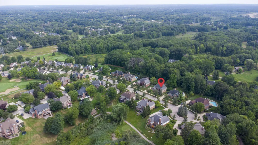 2280 Ivy Hill Drive Commerce Charter Township, MI 48382