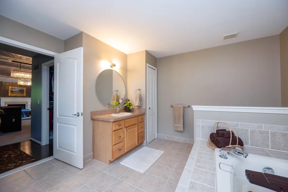 2280 Ivy Hill Drive Commerce Charter Township, MI 48382