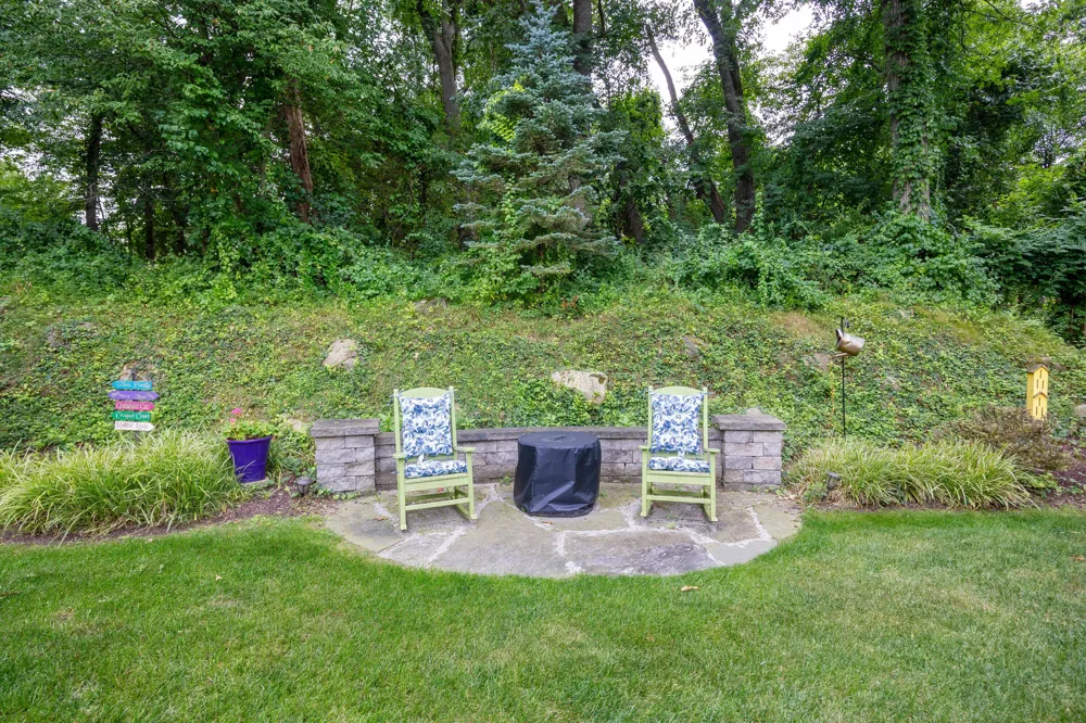 2280 Ivy Hill Drive Commerce Charter Township, MI 48382