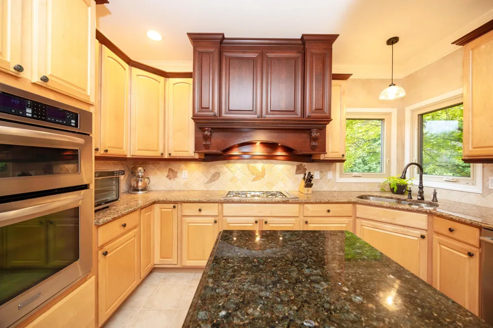 2280 Ivy Hill Drive Commerce Charter Township, MI 48382