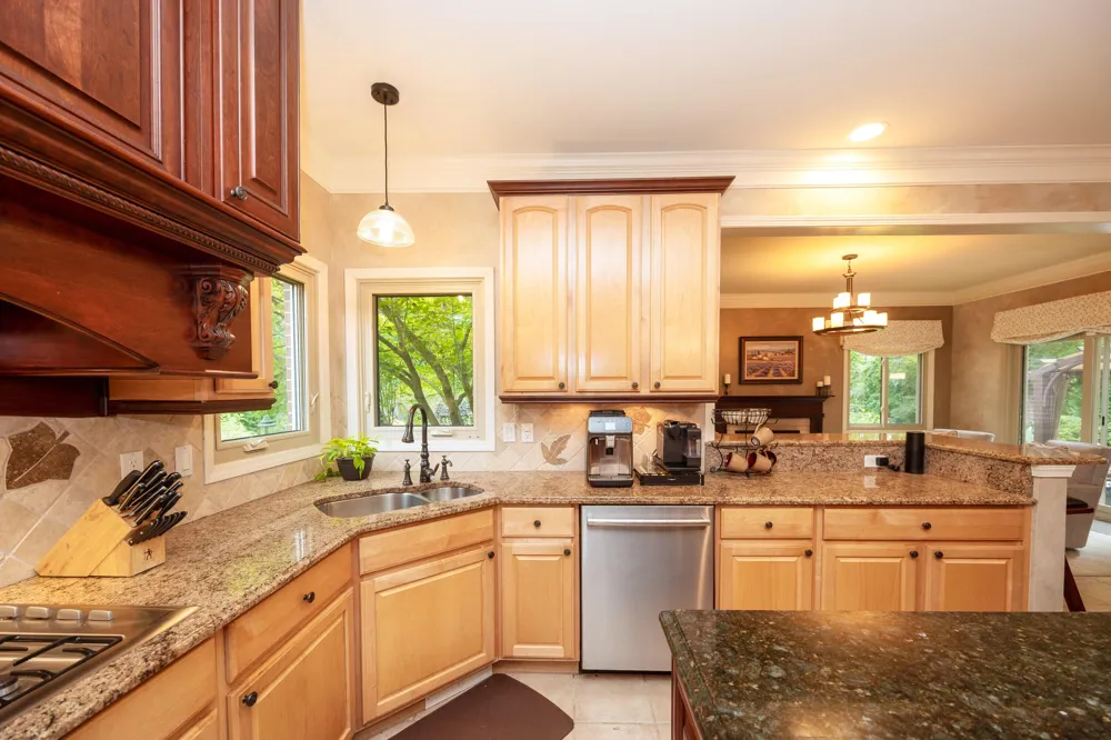 2280 Ivy Hill Drive Commerce Charter Township, MI 48382