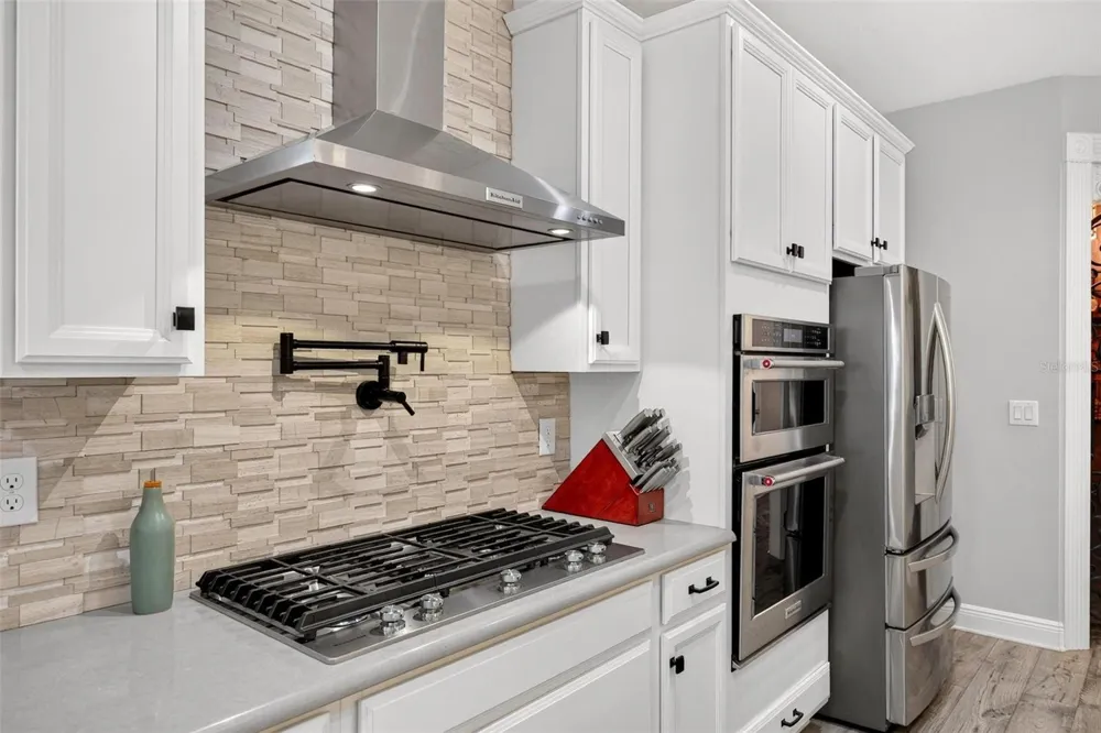 480 AVILA PLACE Howey In The Hills, FL 34737