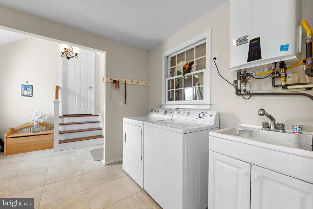 1201 WEST AVENUE Beach Haven, NJ 08008