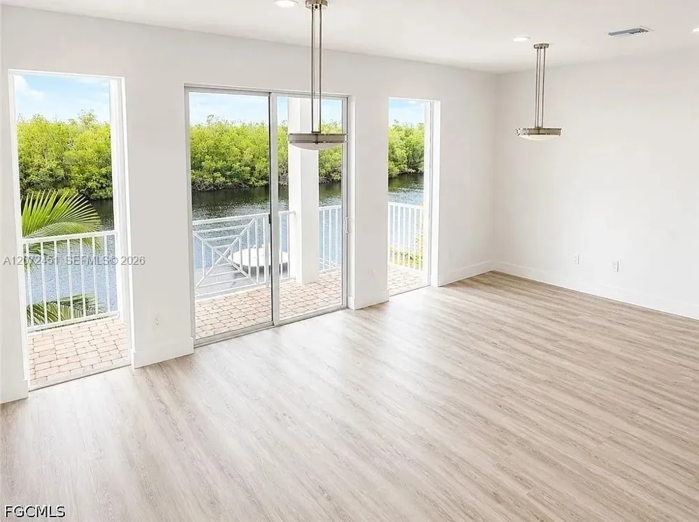 5816 Shell Cove Dr #119 Cape Coral, FL 33914