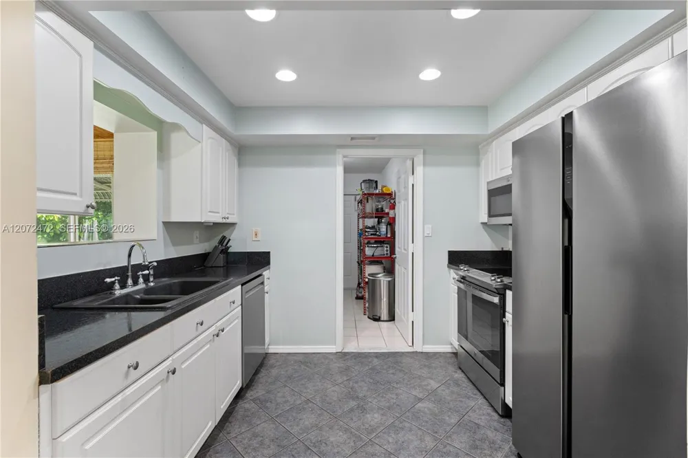 5713 NW 68th Ter Tamarac, FL 33321
