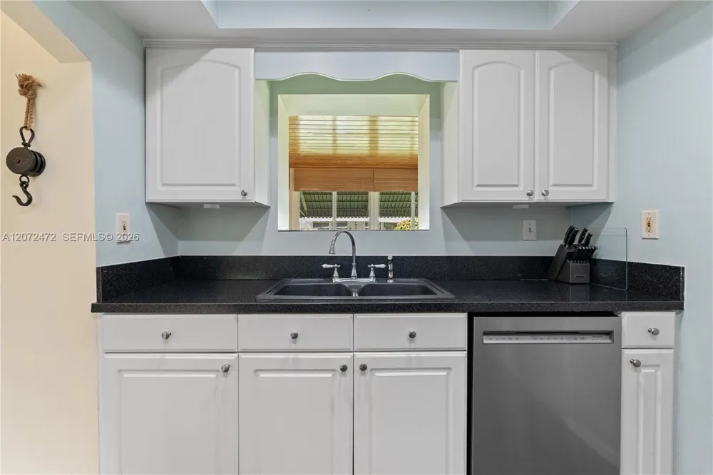 5713 NW 68th Ter Tamarac, FL 33321