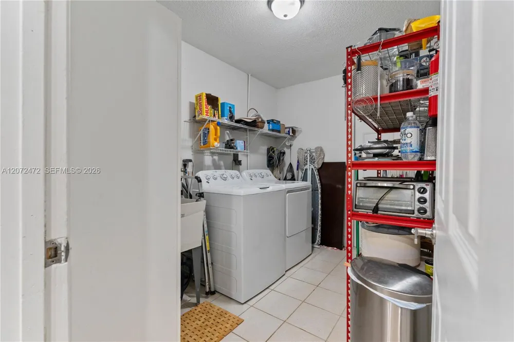 5713 NW 68th Ter Tamarac, FL 33321