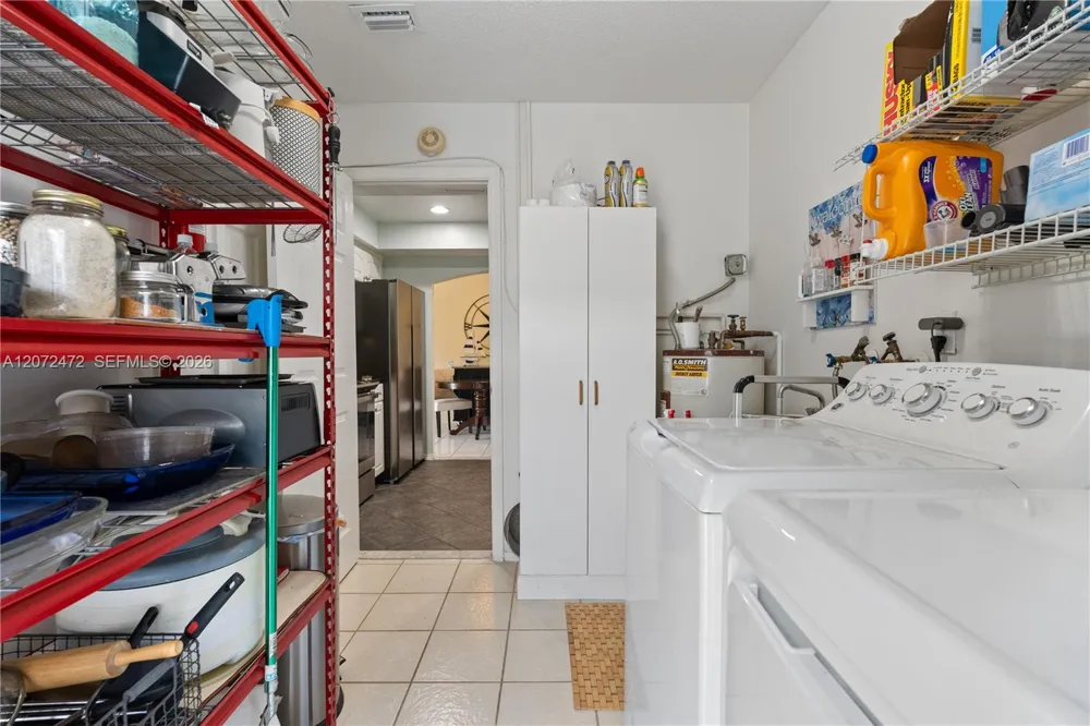 5713 NW 68th Ter Tamarac, FL 33321