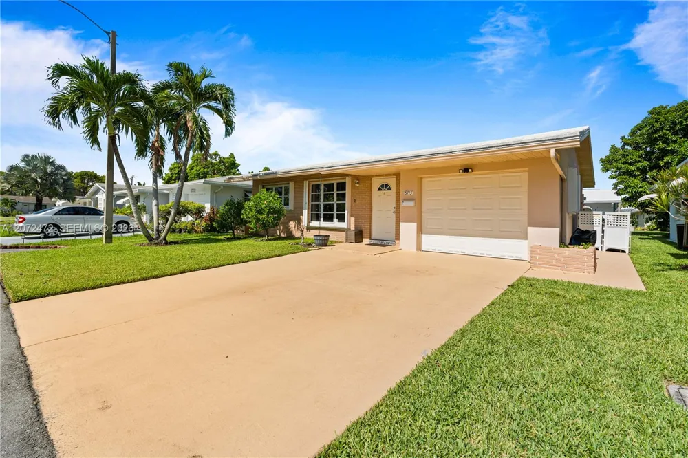 5713 NW 68th Ter Tamarac, FL 33321