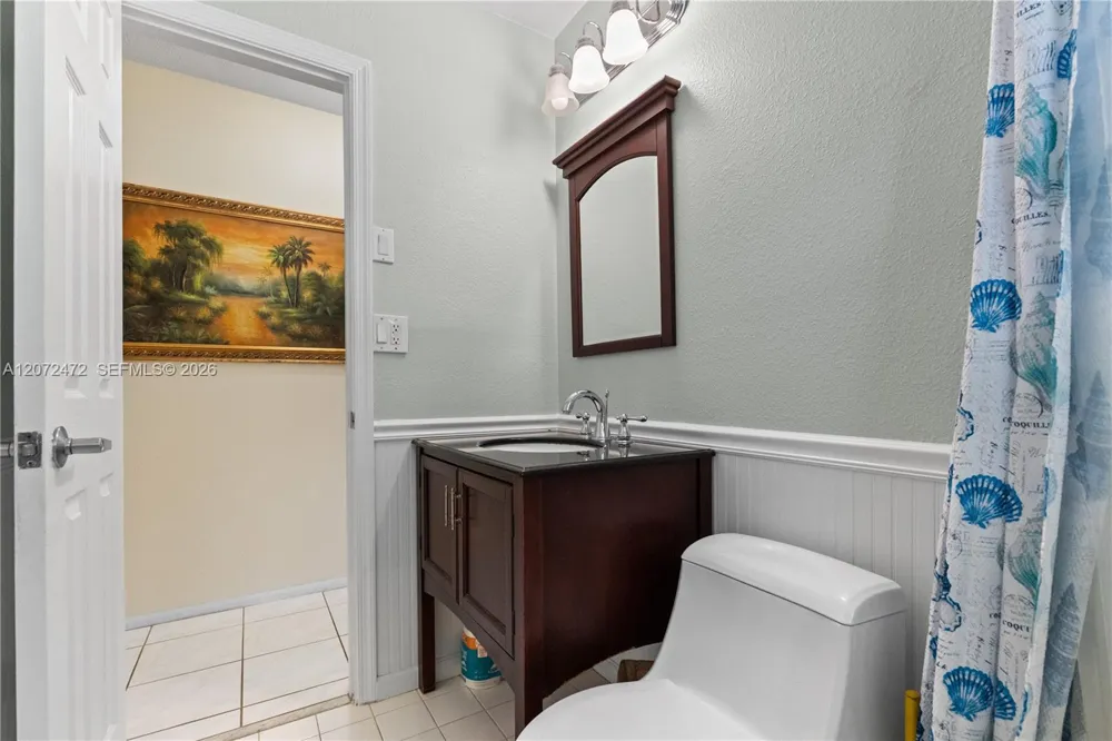 5713 NW 68th Ter Tamarac, FL 33321