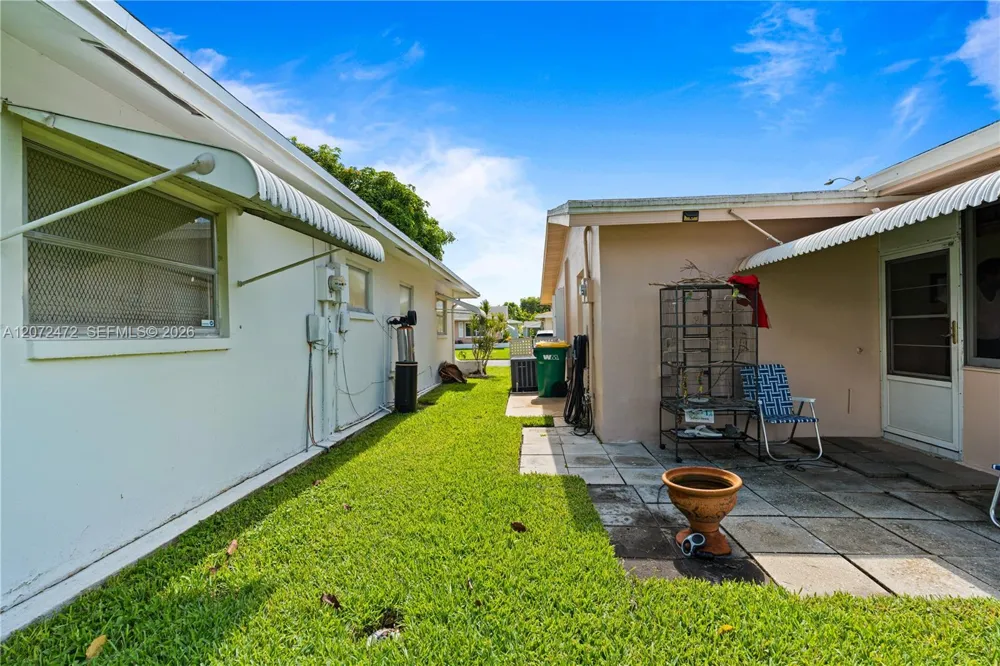 5713 NW 68th Ter Tamarac, FL 33321