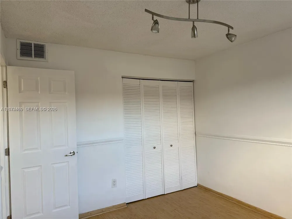 20800 NE 8th Ct #206-17 Miami, FL 33179
