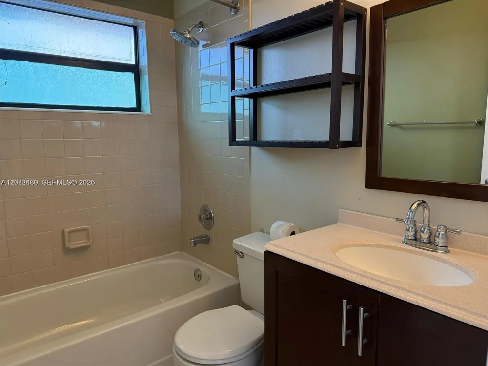 20800 NE 8th Ct #206-17 Miami, FL 33179