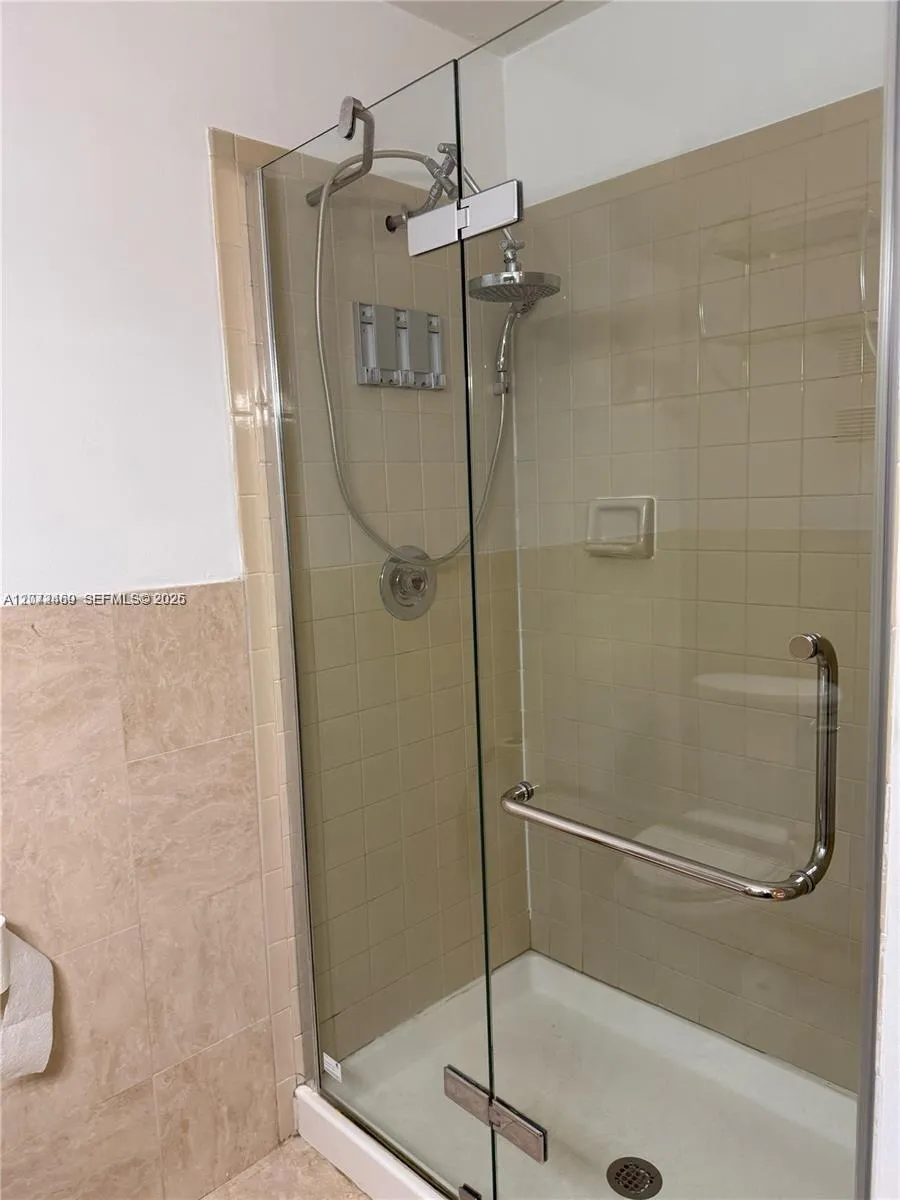 20800 NE 8th Ct #206-17 Miami, FL 33179