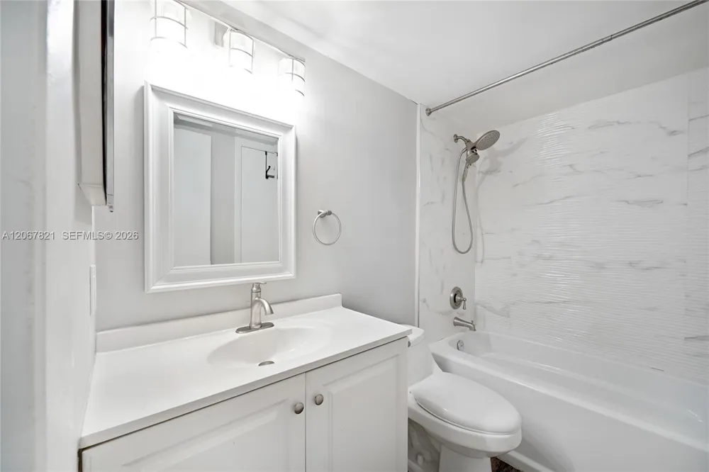 18840 NW 57th Ave #306 Hialeah, FL 33015