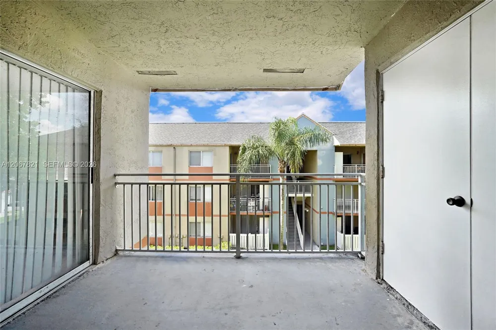 18840 NW 57th Ave #306 Hialeah, FL 33015