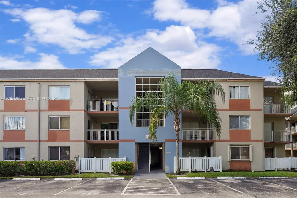 18840 NW 57th Ave #306 Hialeah, FL 33015