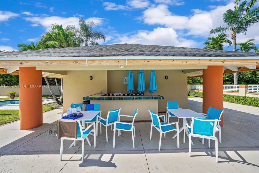 18840 NW 57th Ave #306 Hialeah, FL 33015