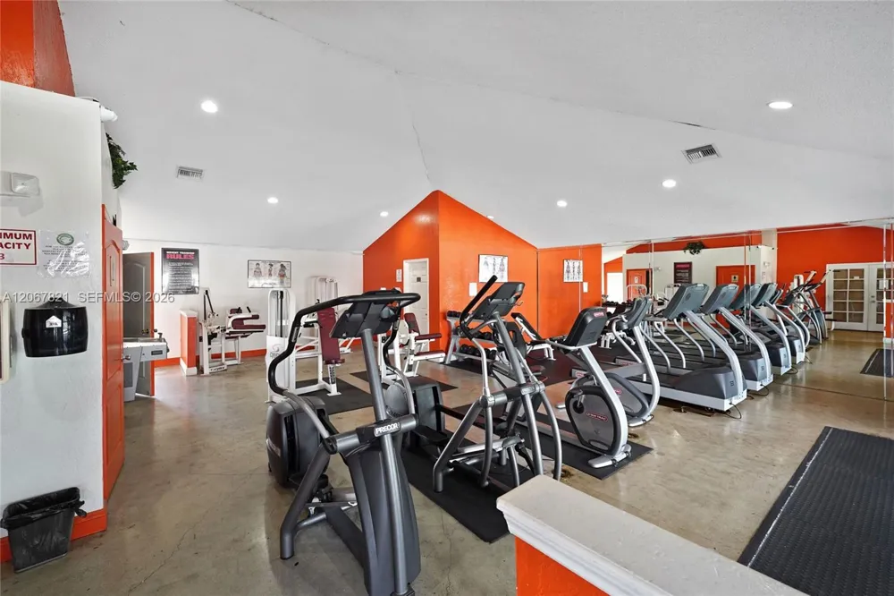 18840 NW 57th Ave #306 Hialeah, FL 33015