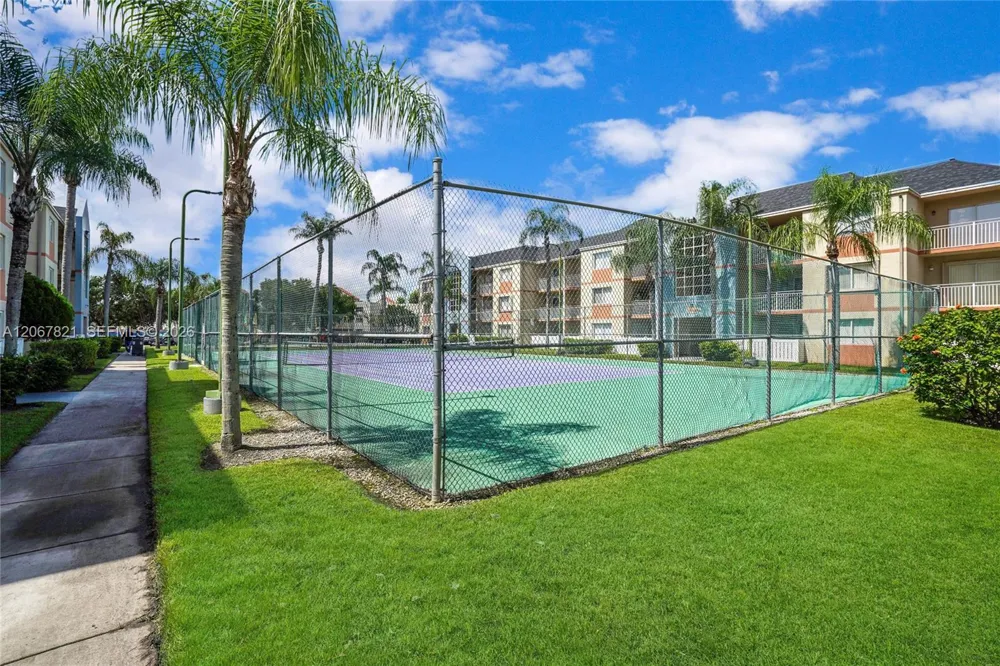 18840 NW 57th Ave #306 Hialeah, FL 33015