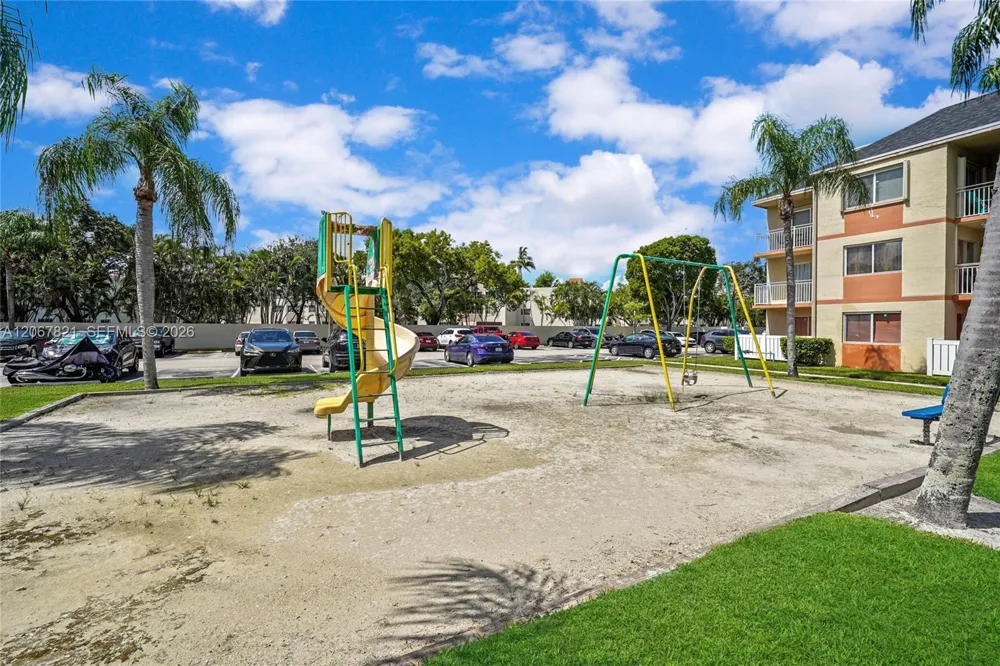 18840 NW 57th Ave #306 Hialeah, FL 33015