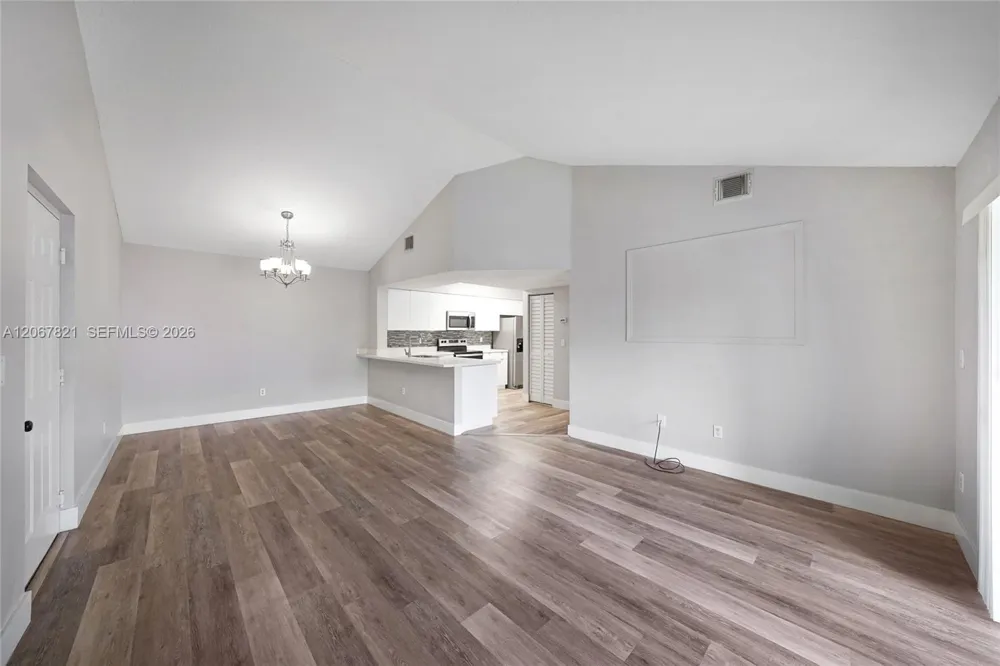 18840 NW 57th Ave #306 Hialeah, FL 33015