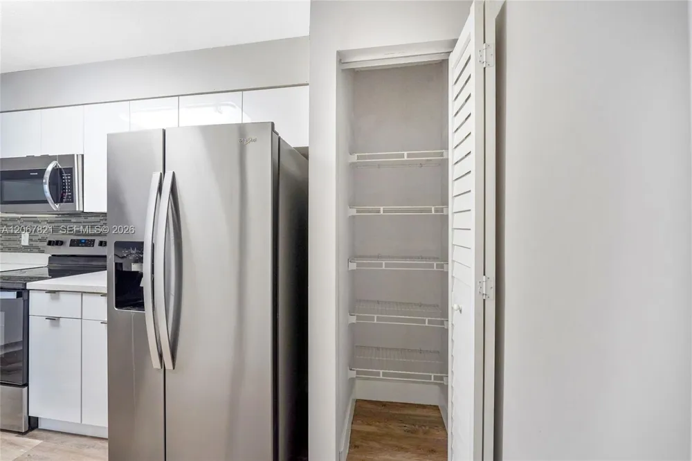 18840 NW 57th Ave #306 Hialeah, FL 33015