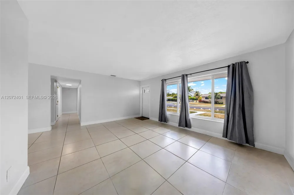 8801 SW 17th St Miami, FL 33165