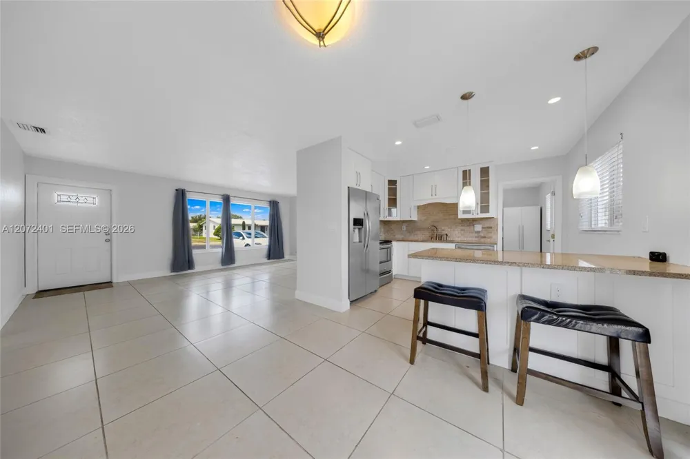 8801 SW 17th St Miami, FL 33165