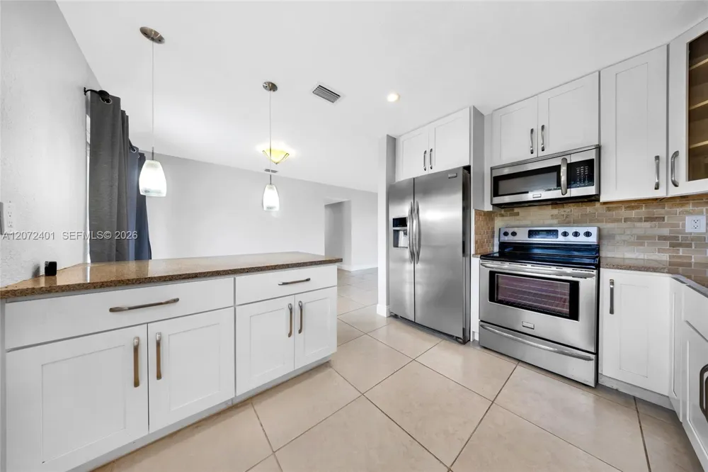 8801 SW 17th St Miami, FL 33165