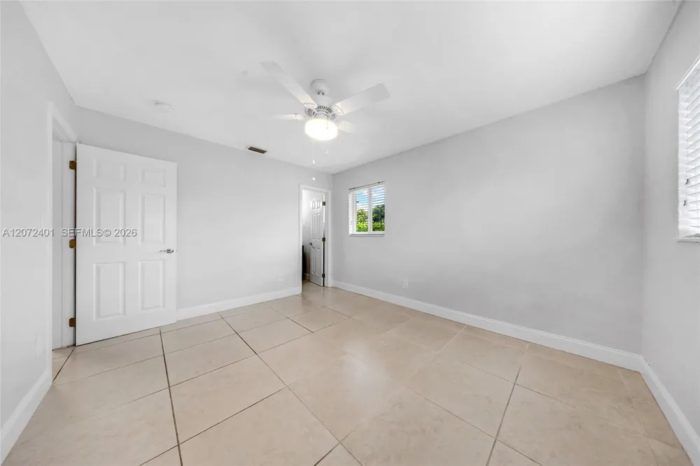 8801 SW 17th St Miami, FL 33165