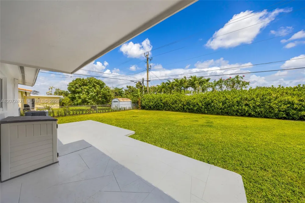 8801 SW 17th St Miami, FL 33165